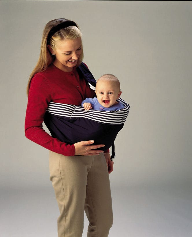 Infant side outlet sling